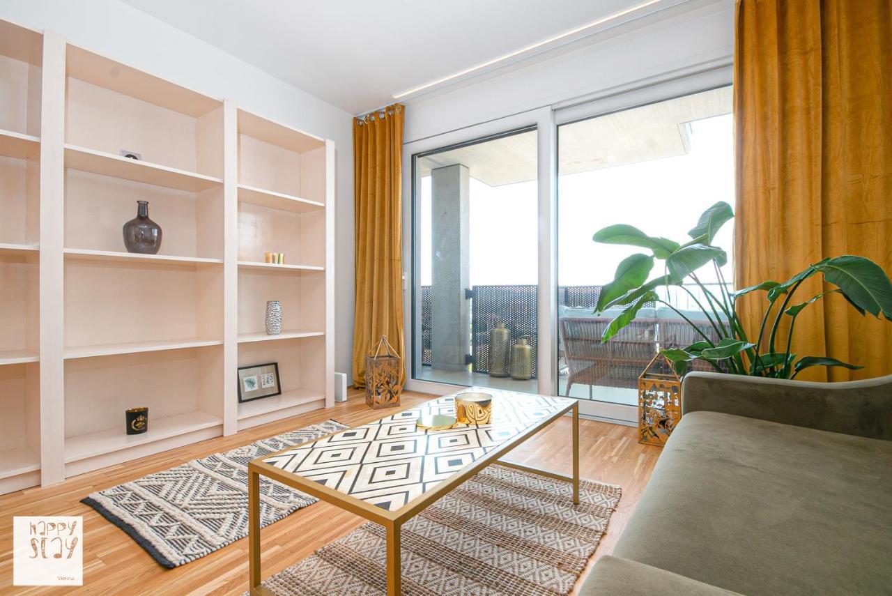 Parkblick - Therme Wien - Gratis Parken Im Der Garage - Terrasse - U-Bahn Luaran gambar