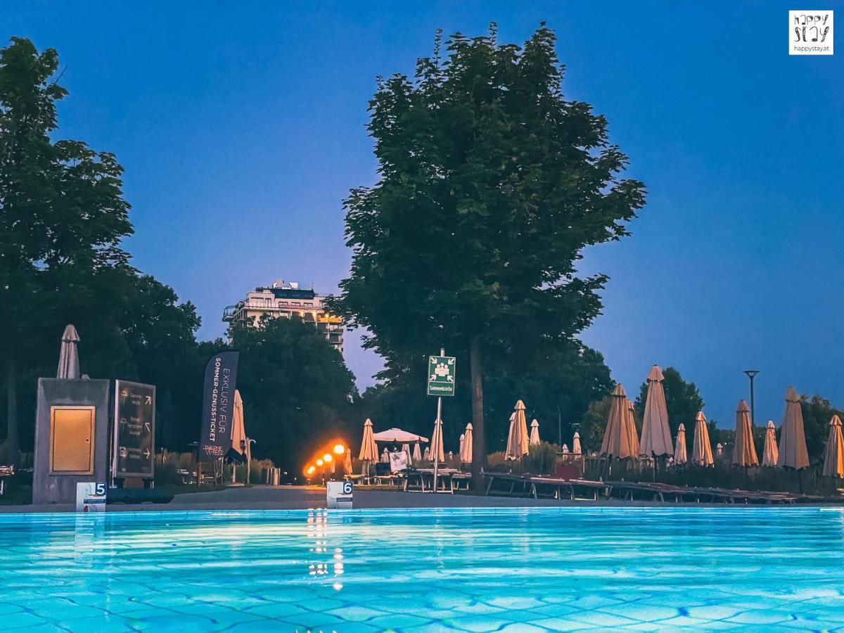 Parkblick - Therme Wien - Gratis Parken Im Der Garage - Terrasse - U-Bahn Luaran gambar
